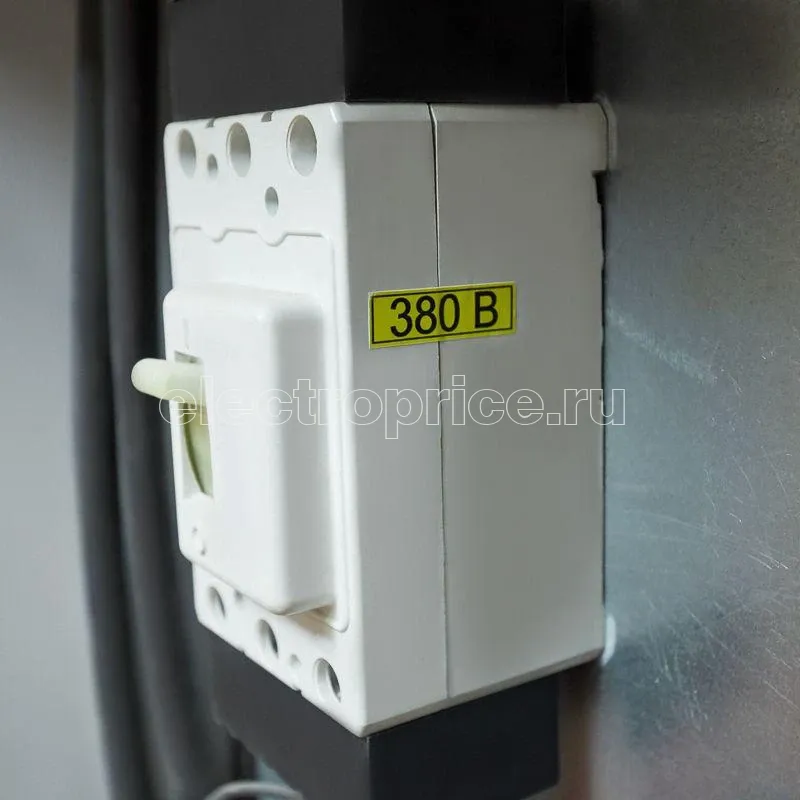 Фото Наклейка знак электробезопасности "380В" 15х50мм (20шт на листе) Rexant 56-0008-1